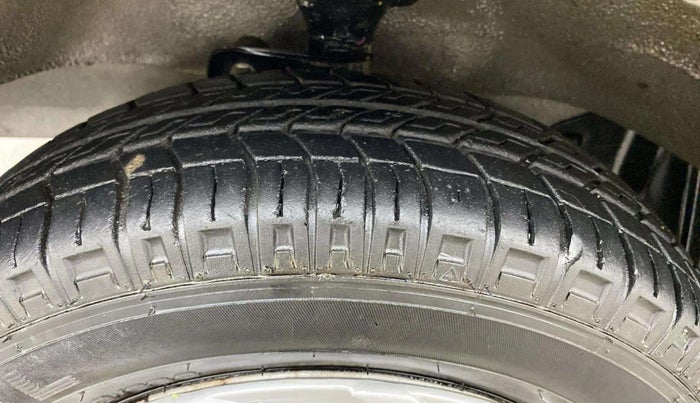 2021 Maruti Eeco 5 STR AC (O), Petrol, Manual, 10,422 km, Left Front Tyre Tread