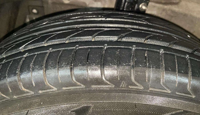 2016 Maruti Ciaz VXI, Petrol, Manual, 55,949 km, Left Front Tyre Tread