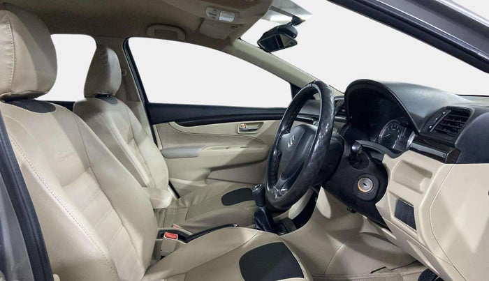 2016 Maruti Ciaz VXI, Petrol, Manual, 55,949 km, Right Side Front Door Cabin