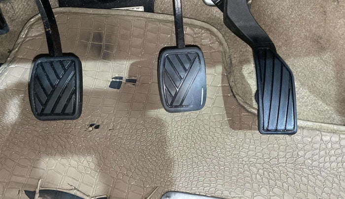2016 Maruti Ciaz VXI, Petrol, Manual, 55,949 km, Pedals