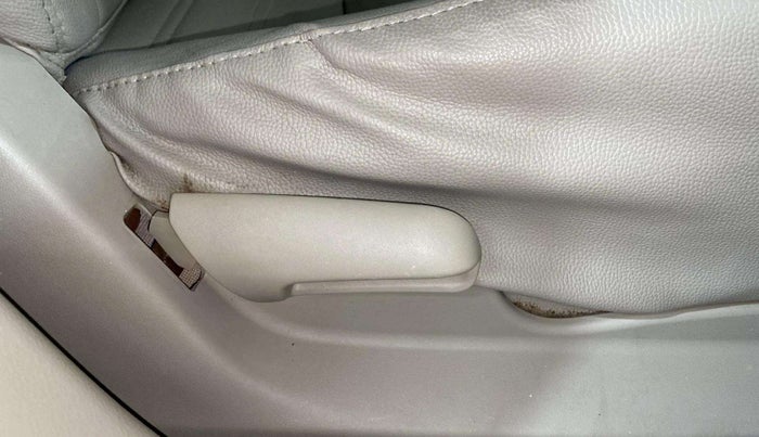 2016 Maruti Ciaz VXI, Petrol, Manual, 55,949 km, Driver Side Adjustment Panel