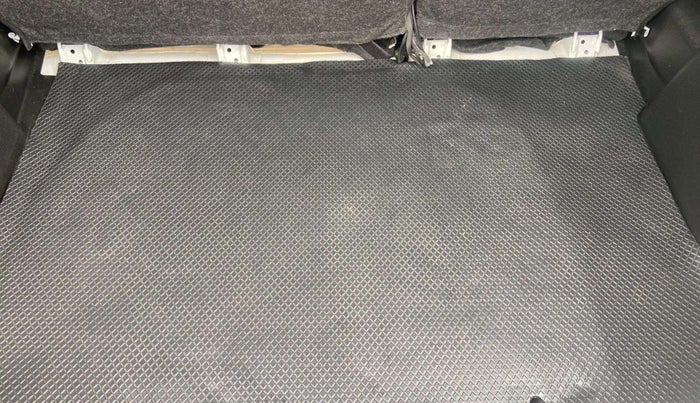 2021 Maruti Baleno DELTA PETROL 1.2, Petrol, Manual, 27,592 km, Boot Inside