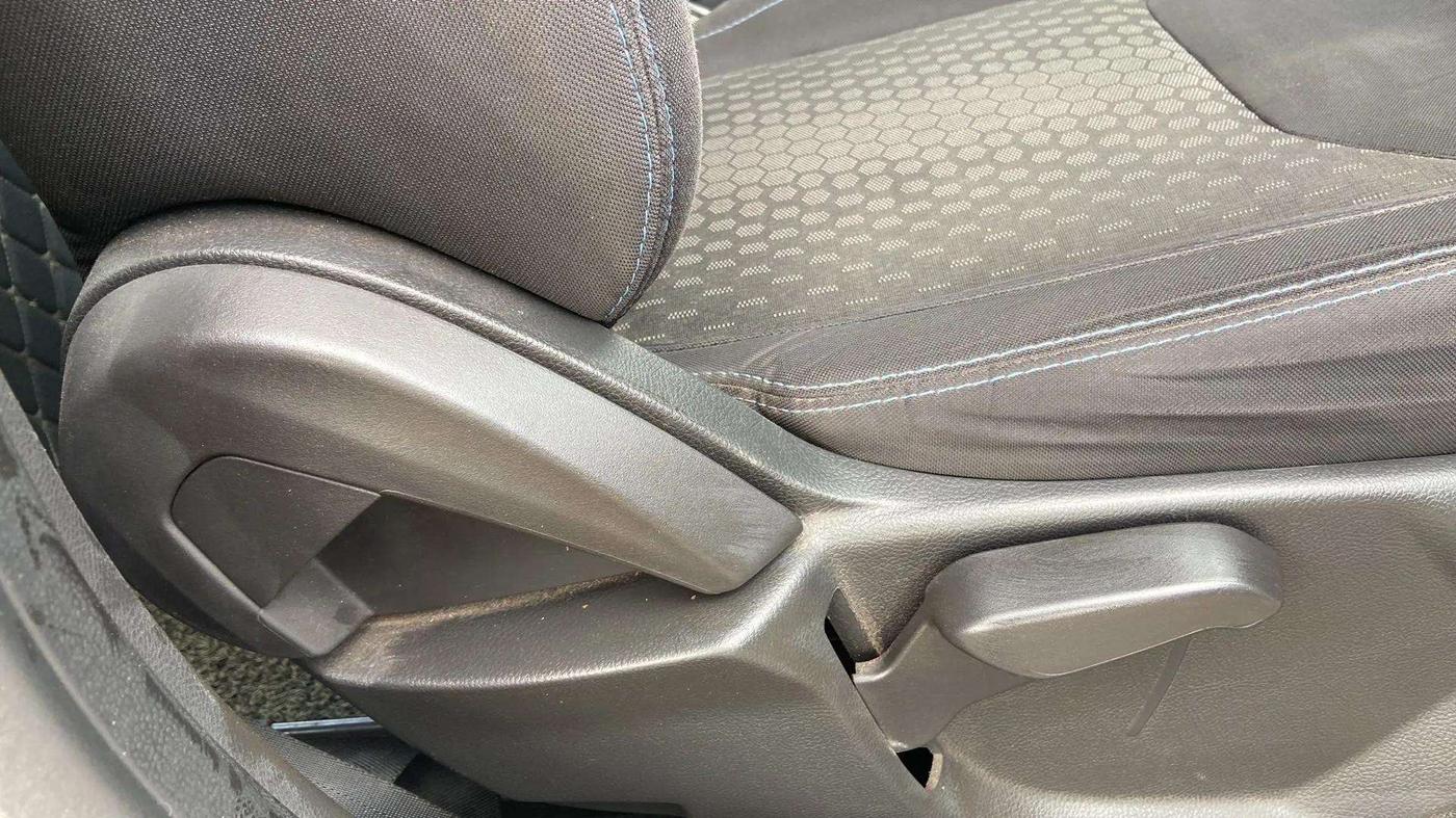 2020 Ford New Figo TITANIUM BLU 1.2 PETROL, Petrol, Manual, 44,105 km, Driver Side Adjustment Panel