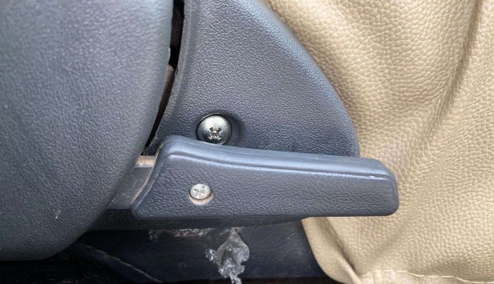 2018 Maruti Alto 800 LXI, Petrol, Manual, 39,700 km, Driver Side Adjustment Panel