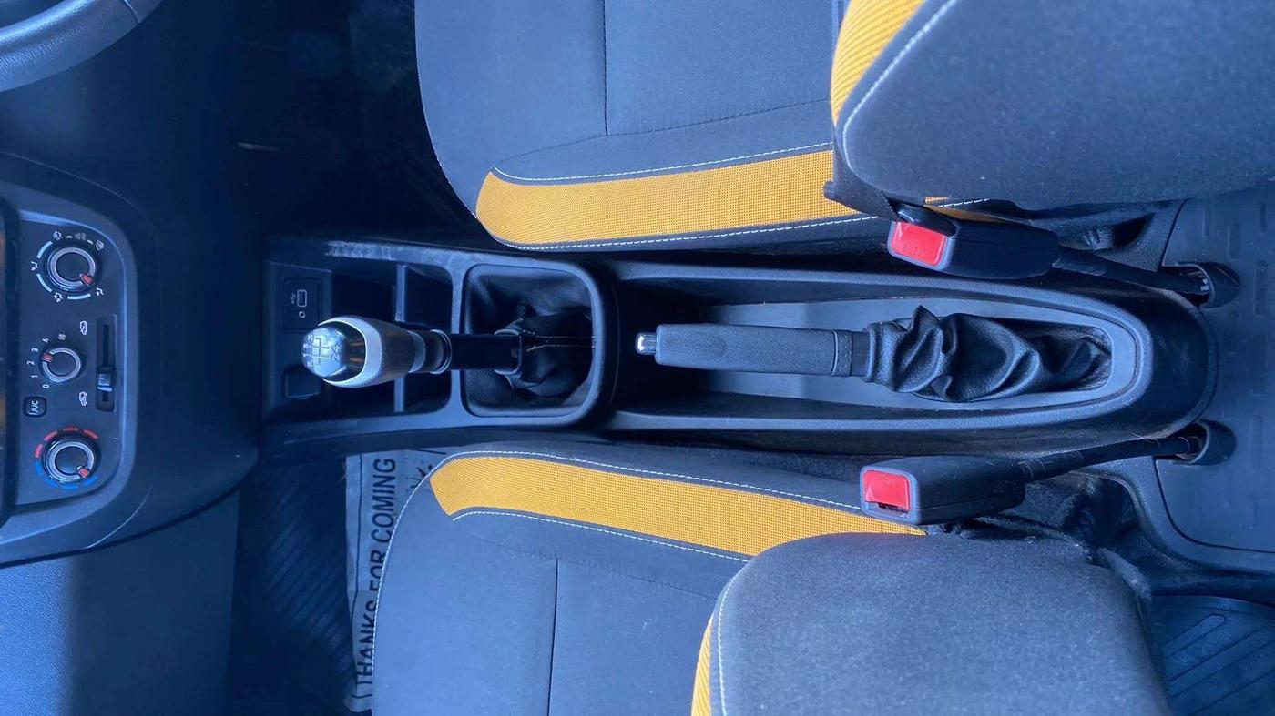 2022 Renault Kwid CLIMBER MT 1.0, Petrol, Manual, 39,812 km, Gear Lever