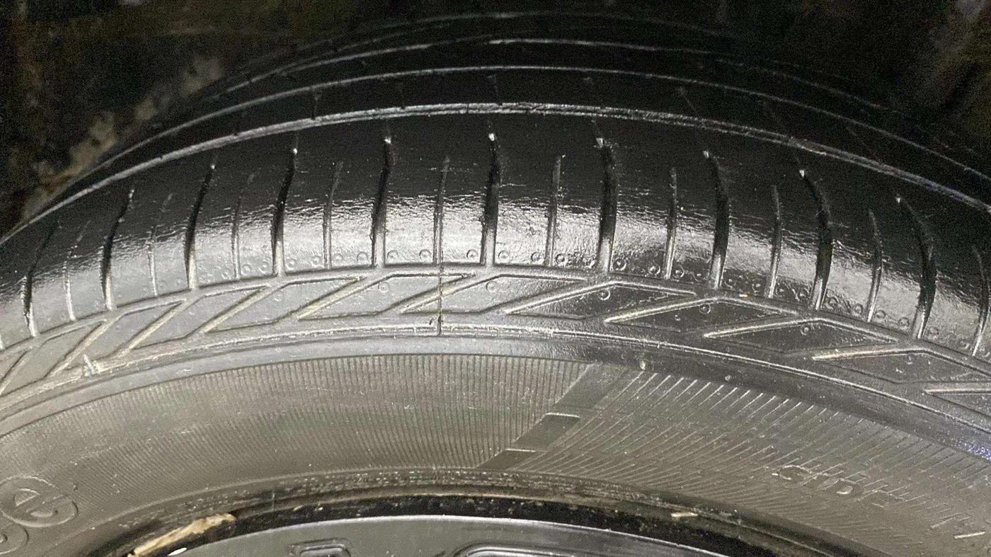 2020 Tata NEXON XMA PETROL, Petrol, Automatic, 81,191 km, Right Rear Tyre Tread