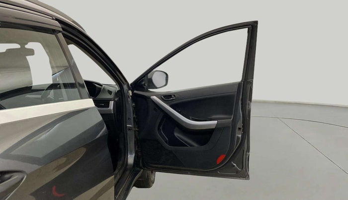 2020 Tata NEXON XMA PETROL, Petrol, Automatic, 81,191 km, RHS Front Door
