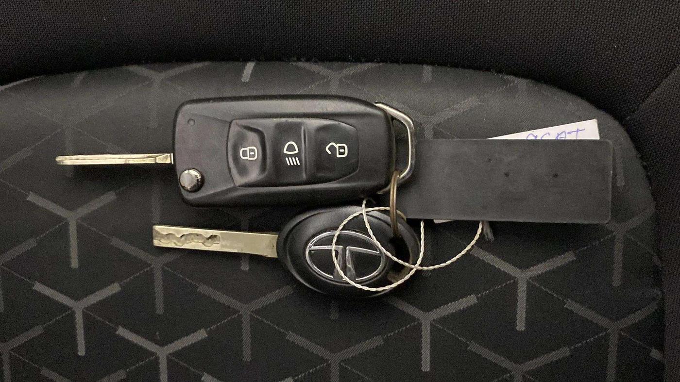 2020 Tata NEXON XMA PETROL, Petrol, Automatic, 81,191 km, Key Close Up