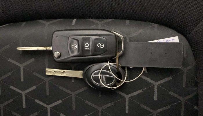 2020 Tata NEXON XMA PETROL, Petrol, Automatic, 81,191 km, Key Close Up
