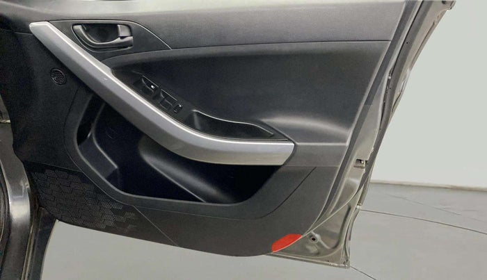 2020 Tata NEXON XMA PETROL, Petrol, Automatic, 81,191 km, Driver Side Door Panels Control