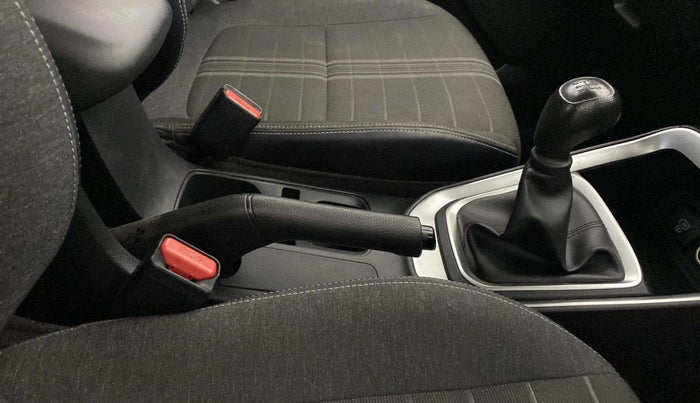 2024 KIA SONET HTE 1.2, Petrol, Manual, 7,755 km, Gear Lever