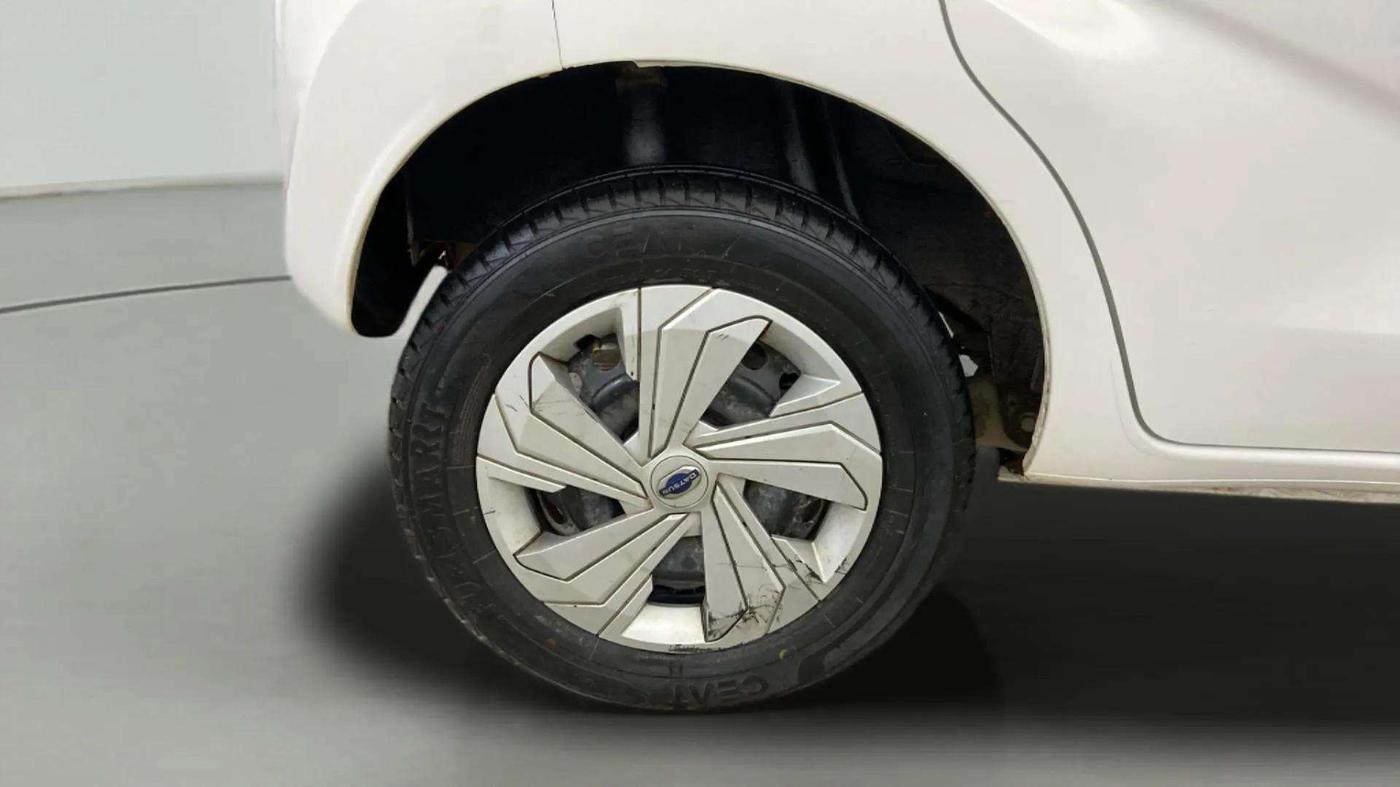 2020 Datsun Redi Go T, Petrol, Manual, 22,415 km, Right Rear Wheel
