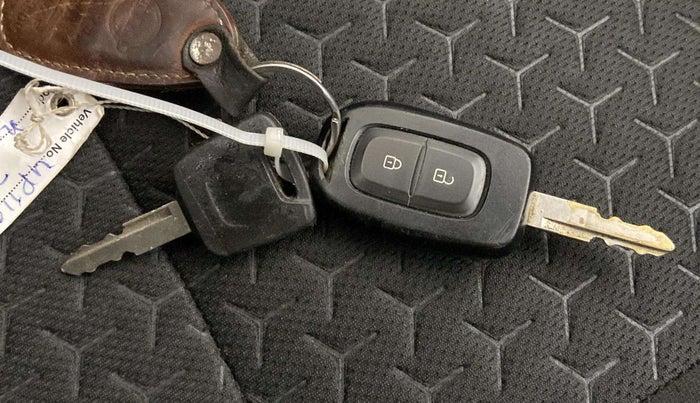 2021 Datsun Redi Go T, Petrol, Manual, 22,294 km, Key Close Up
