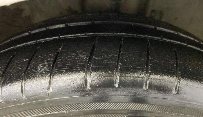 2021 Datsun Redi Go T, Petrol, Manual, 22,294 km, Right Front Tyre Tread