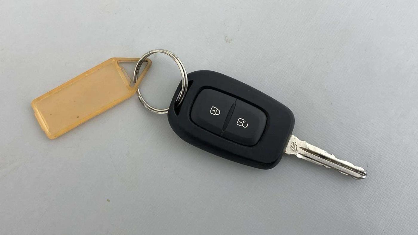 2023 Nissan MAGNITE XL, Petrol, Manual, 8,724 km, Key Close Up