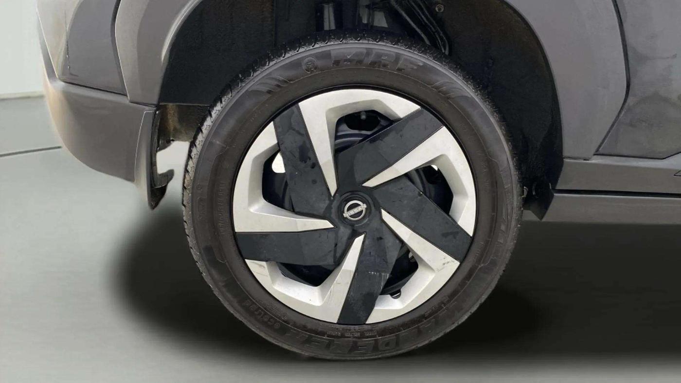 2023 Nissan MAGNITE XL, Petrol, Manual, 8,724 km, Right Rear Wheel