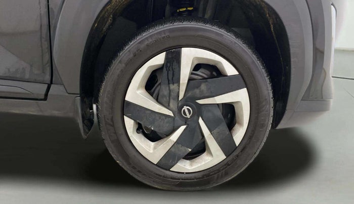 2023 Nissan MAGNITE XL, Petrol, Manual, 8,724 km, Right Front Wheel
