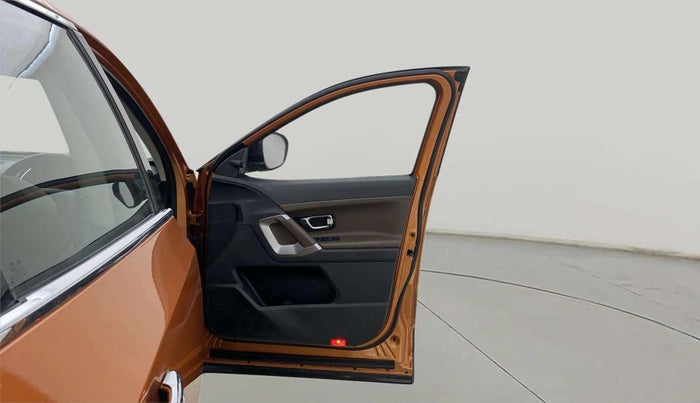 2019 Tata Harrier XZ 2.0L, Diesel, Manual, 86,281 km, RHS Front Door