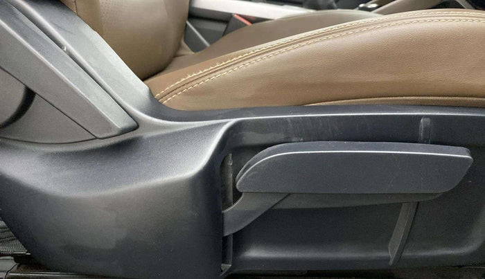 2019 Tata Harrier XZ 2.0L, Diesel, Manual, 86,281 km, Driver Side Adjustment Panel