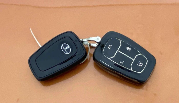 2019 Tata Harrier XZ 2.0L, Diesel, Manual, 86,281 km, Key Close Up
