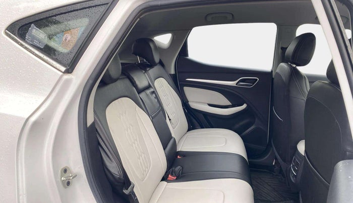 2022 MG ASTOR SUPER 1.5 MT, Petrol, Manual, 67,517 km, Right Side Rear Door Cabin