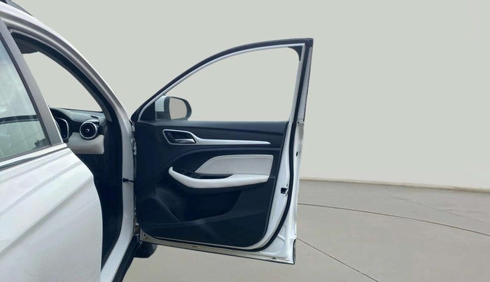 2022 MG ASTOR SUPER 1.5 MT, Petrol, Manual, 67,517 km, RHS Front Door