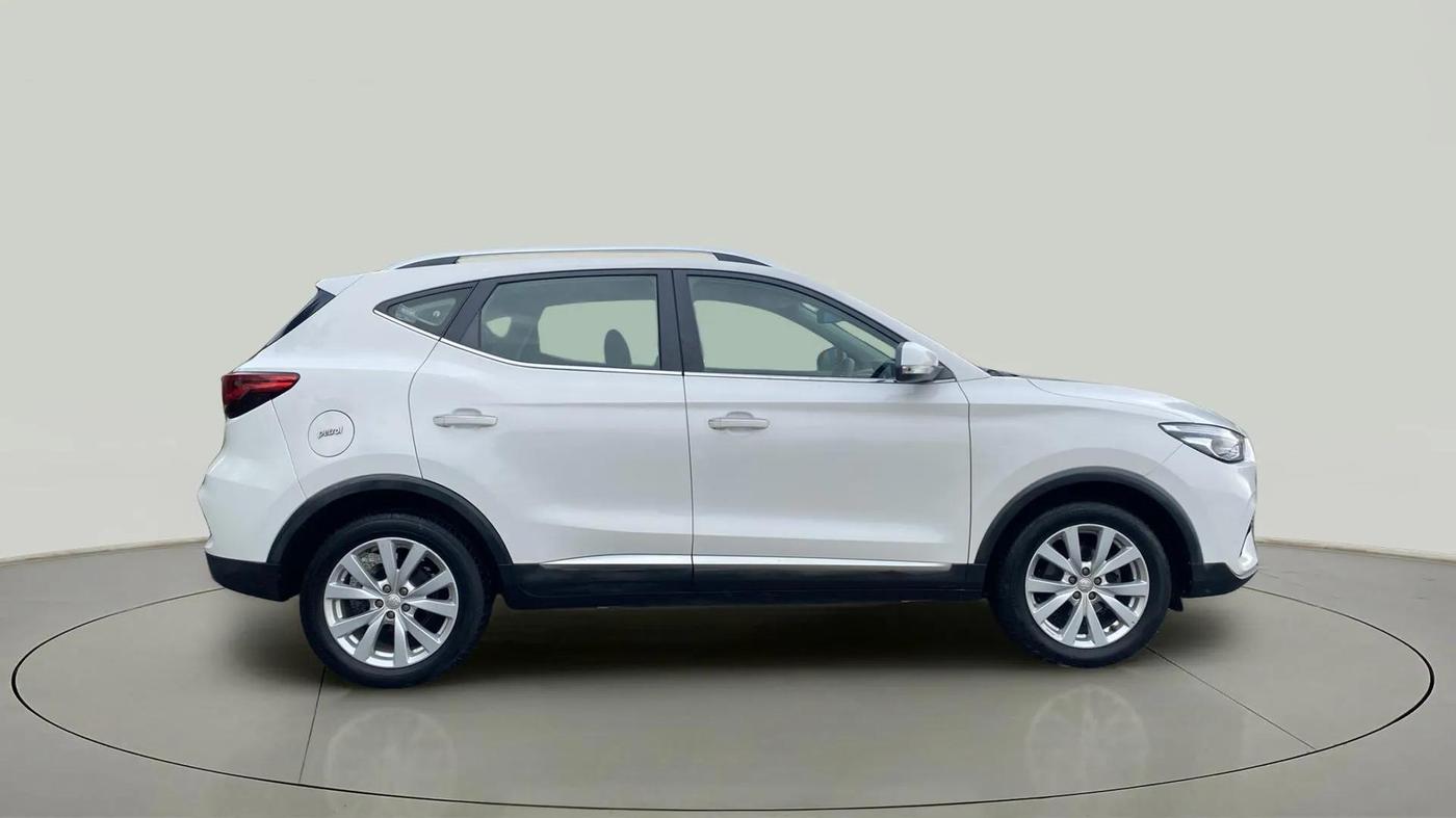2022 MG ASTOR SUPER 1.5 MT, Petrol, Manual, 67,547 km, Right Side View
