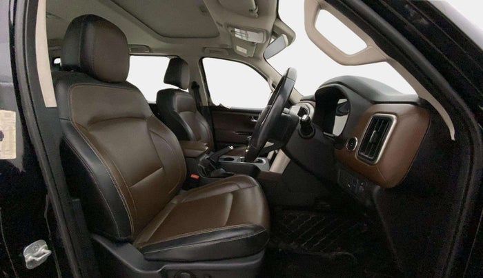2022 Mahindra SCORPIO-N Z8 L PETROL MT 7 STR, Petrol, Manual, 64,111 km, Right Side Front Door Cabin