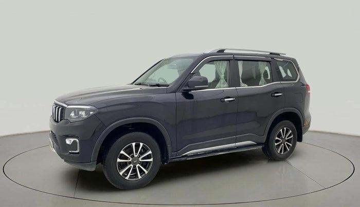 2022 Mahindra SCORPIO-N Z8 L PETROL MT 7 STR, Petrol, Manual, 64,111 km, Left Front Diagonal