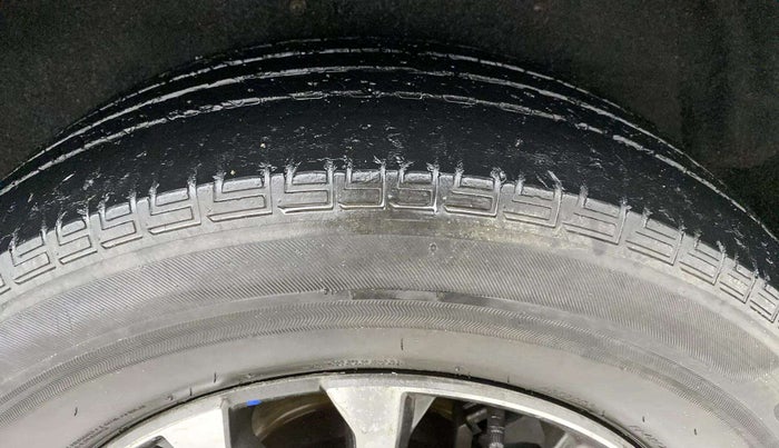 2022 Mahindra SCORPIO-N Z8 L PETROL MT 7 STR, Petrol, Manual, 64,111 km, Left Rear Tyre Tread