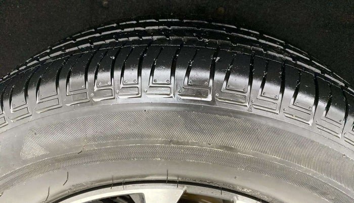 2022 Mahindra SCORPIO-N Z8 L PETROL MT 7 STR, Petrol, Manual, 64,111 km, Right Rear Tyre Tread