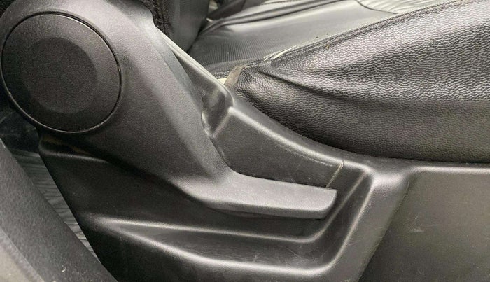 2019 Maruti New Wagon-R LXI CNG 1.0, CNG, Manual, 56,015 km, Driver Side Adjustment Panel