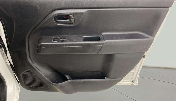 2019 Maruti New Wagon-R LXI CNG 1.0, CNG, Manual, 56,015 km, Driver Side Door Panels Control