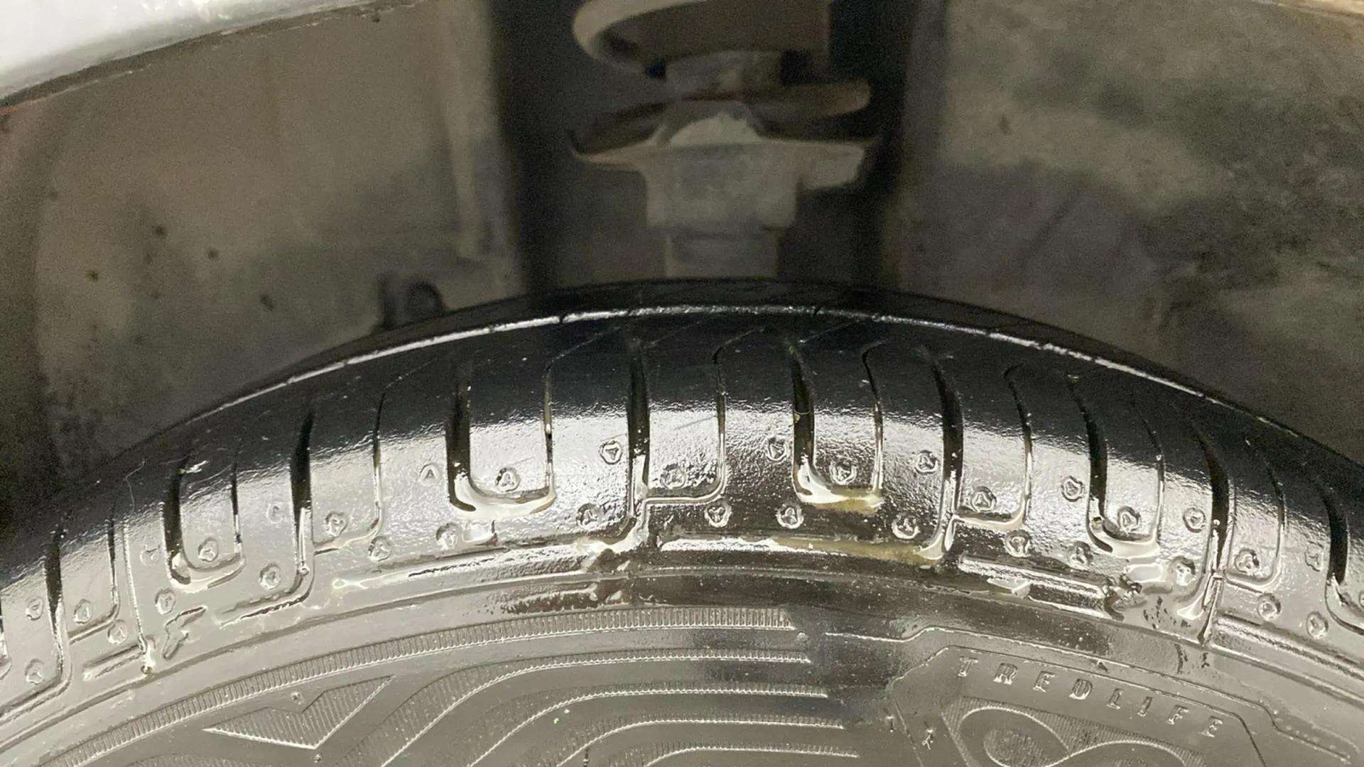 LHS-Front-Tyre-Tread-20