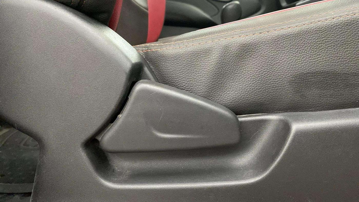 2018 Datsun Redi Go S 1.0 AMT, Petrol, Automatic, 61,766 km, Driver Side Adjustment Panel