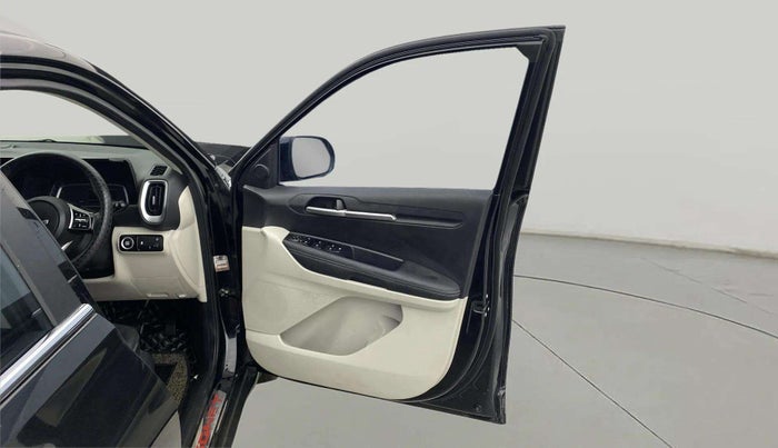 2023 KIA SONET 	 HTX 1.0 TURBO DCT, Petrol, Automatic, 26,088 km, RHS Front Door