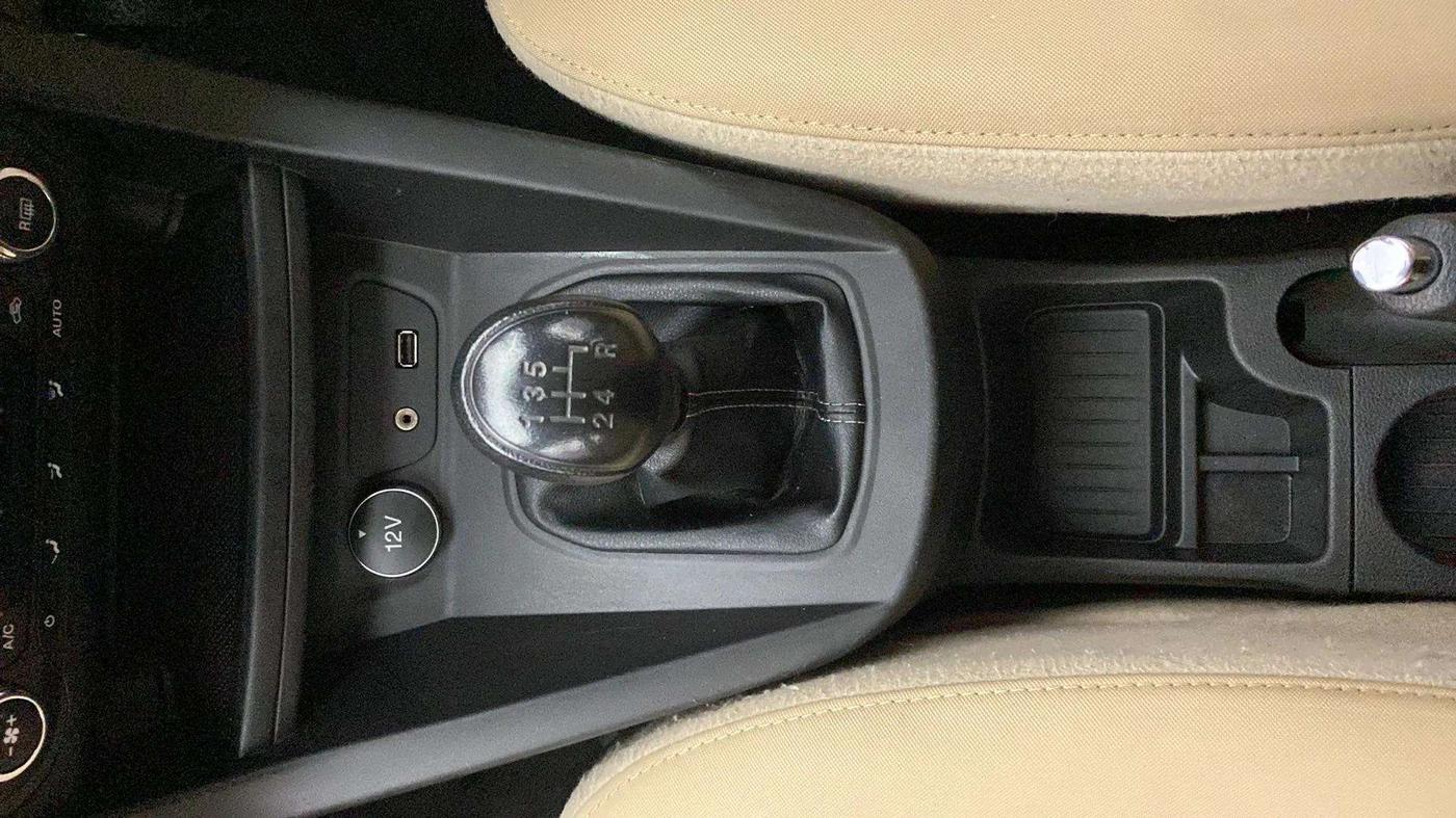 2021 Ford Figo Aspire TITANIUM PLUS 1.5 DIESEL, Diesel, Manual, 57,414 km, Gear Lever