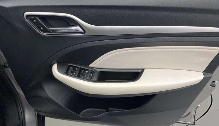 2021 MG ASTOR SAVVY 1.5 CVT, Petrol, Automatic, 21,833 km, Driver Side Door Panels Control