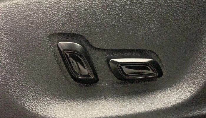 2021 MG ASTOR SAVVY 1.5 CVT, Petrol, Automatic, 21,833 km, Driver Side Adjustment Panel