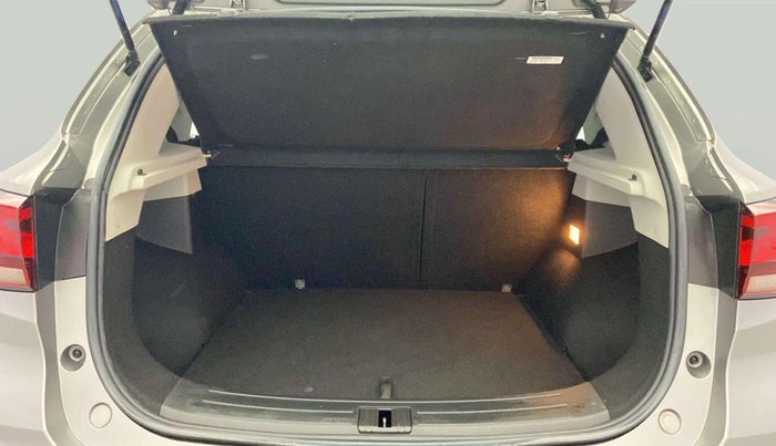 2021 MG ASTOR SAVVY 1.5 CVT, Petrol, Automatic, 21,833 km, Boot Inside