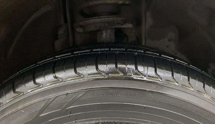 2016 Tata Tiago XZ PETROL, Petrol, Manual, 42,863 km, Right Front Tyre Tread