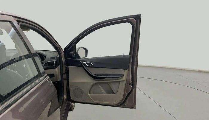 2016 Tata Tiago XZ PETROL, Petrol, Manual, 42,863 km, RHS Front Door