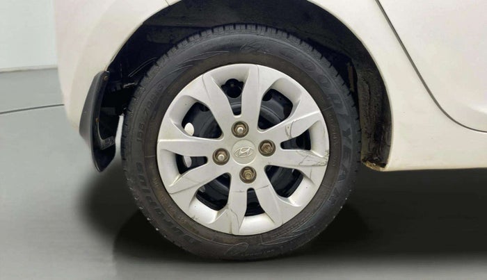 2014 Hyundai Eon SPORTZ, Petrol, Manual, 31,636 km, Right Rear Wheel