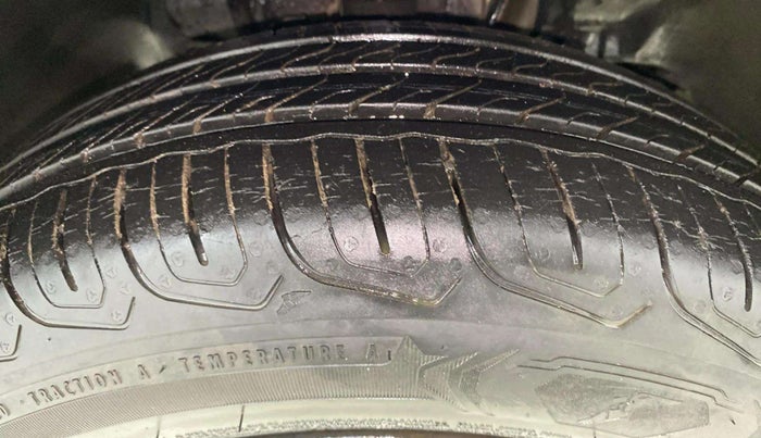 2022 Tata Tiago XT CNG, CNG, Manual, 19,714 km, Right Front Tyre Tread