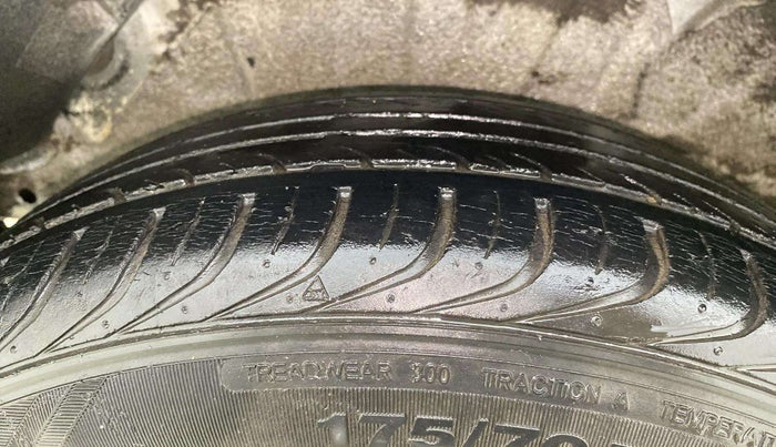 2013 Hyundai i20 MAGNA 1.2, Petrol, Manual, 62,984 km, Right Rear Tyre Tread