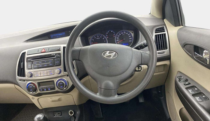 2013 Hyundai i20 MAGNA 1.2, Petrol, Manual, 62,984 km, Steering Wheel Close Up