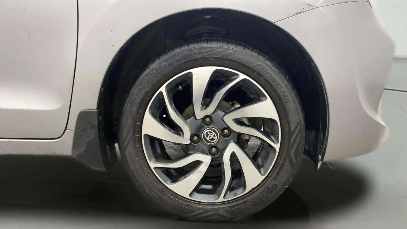 2021 Toyota Glanza G, Petrol, Manual, 71,343 km, Right Front Wheel