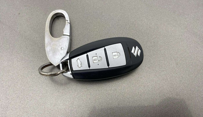 2016 Maruti Swift Dzire ZXI, Petrol, Manual, 28,798 km, Key Close Up