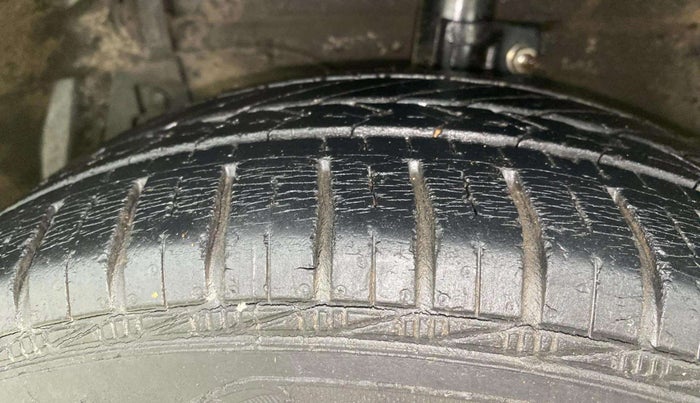 2016 Maruti Swift Dzire ZXI, Petrol, Manual, 28,798 km, Left Front Tyre Tread