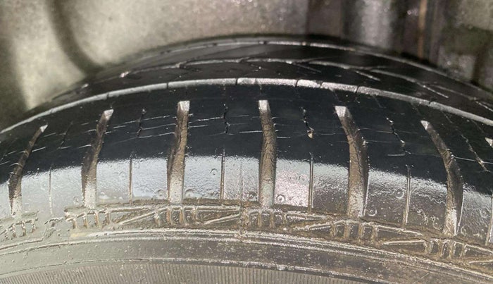 2016 Maruti Swift Dzire ZXI, Petrol, Manual, 28,798 km, Left Rear Tyre Tread